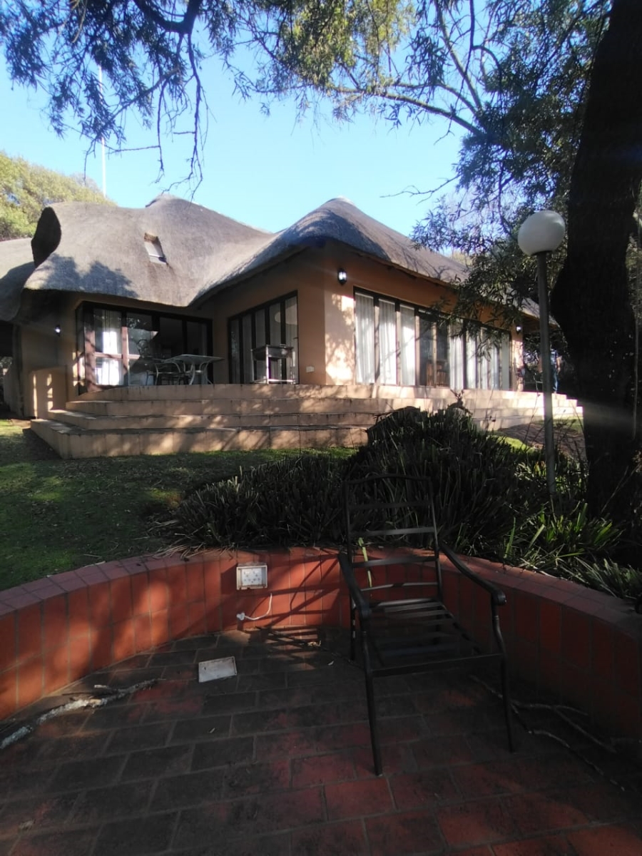 7 Bedroom Property for Sale in Lakeland North West